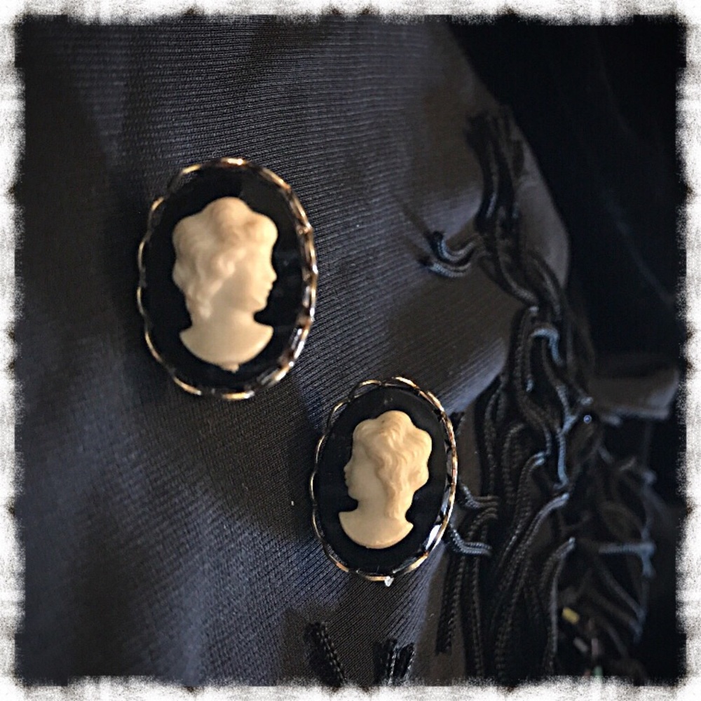 CAMEO SCREW BACK EARRINGS